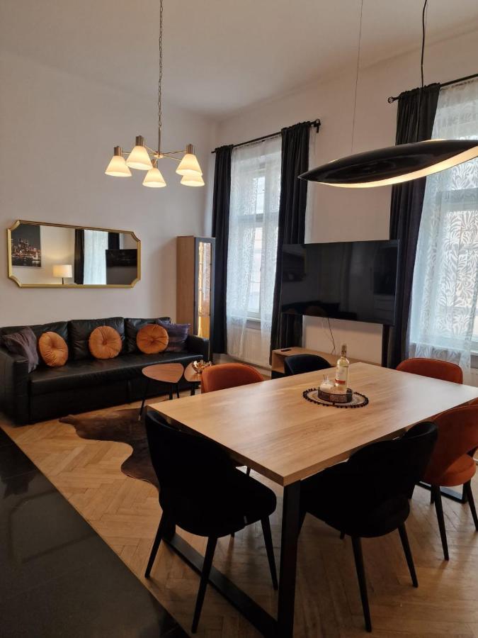 Golden Pearl - Main Square, 100 Sqm, 4 Rooms Краків Екстер'єр фото