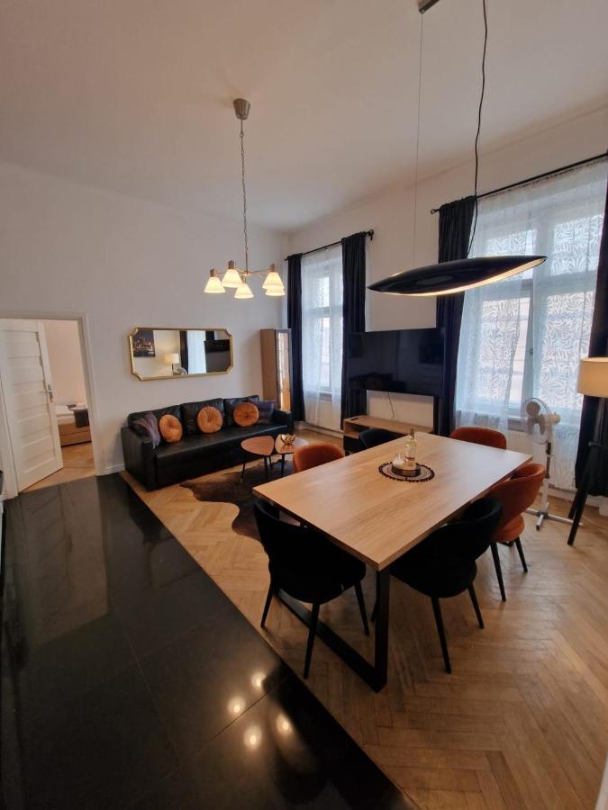 Golden Pearl - Main Square, 100 Sqm, 4 Rooms Краків Екстер'єр фото
