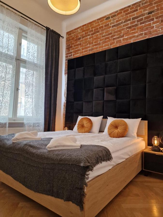 Golden Pearl - Main Square, 100 Sqm, 4 Rooms Краків Екстер'єр фото