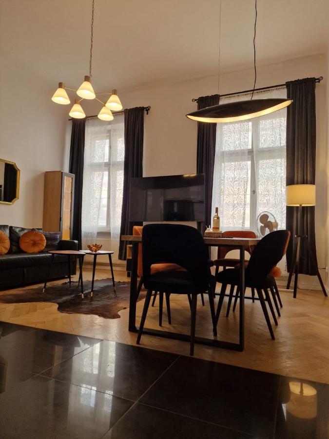 Golden Pearl - Main Square, 100 Sqm, 4 Rooms Краків Екстер'єр фото